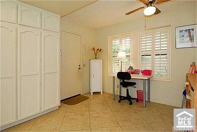 Eating area/work area off kitchen