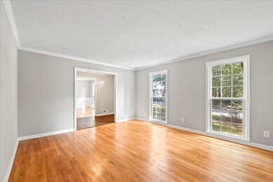 09-3304 Thread Needle Road-30