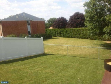 327 Lyman Ave, Womelsdorf, PA 19567 - photo 3