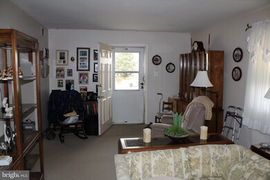 404 Corinthian Ave, Essington, PA 19029 - photo 5