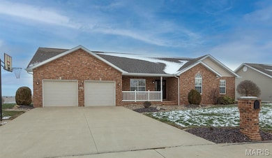 9397 Regency Ln, Breese, IL 62230 - photo 2