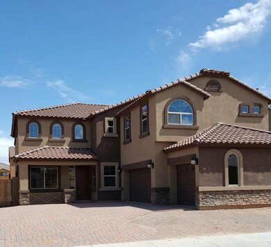 LARGE DRIVEWAY