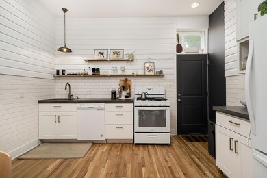 Eat in Kitchen