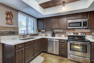 2602 N Yucca St-10