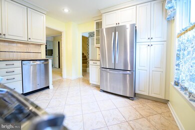 26 Inverin Cir, Lutherville Timonium, MD 21093 - photo 5