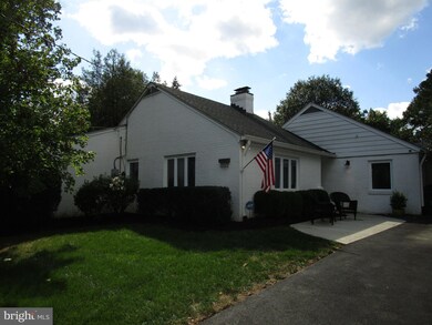 304 Skyhill Rd, Alexandria, VA 22314 - photo 2