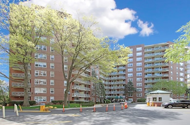 Fountain Terrace at Strawberry Hill unit 118, Stamford, CT 06902 - photo 2