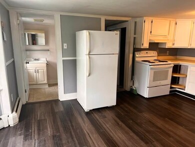 411 Fourth unit 2A, Rollinsford, NH 03869 - photo 2