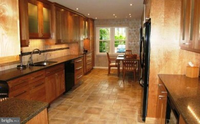 11223 Empire Ln, Rockville, MD 20852 - photo 2