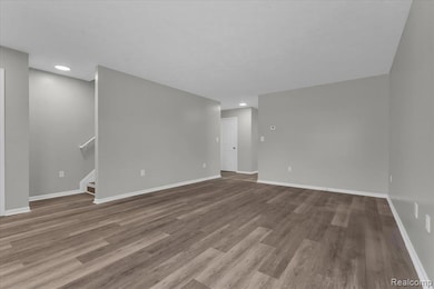 8247 Ellsworth St, Detroit, MI 48238 - photo 5