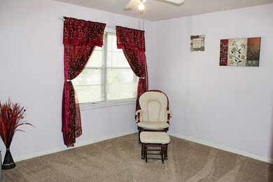 5918 Cottonwood St, Pearland, TX 77584 - photo 2