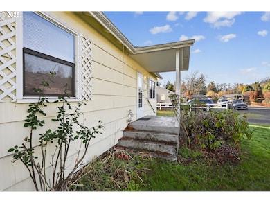 48386 Jasper Dr, Oakridge, OR 97463 - photo 4