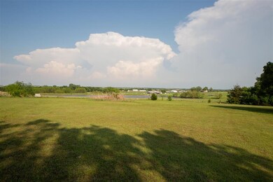 7102 W Combs Dr, Cushing, OK 74023 - photo 2