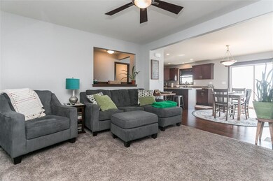 1913 Rosehill Dr SW, Cedar Rapids, IA 52404 - photo 4