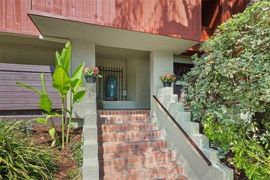 5031 San Feliciano Dr, Woodland Hills, CA 91364 - photo 2