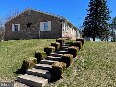 545 Mickey Inn Rd, Chambersburg, PA 17202 - photo 2