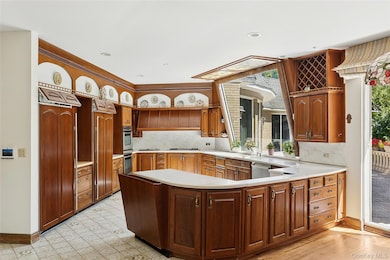 13 Chanticlare Dr, Manhasset, NY 11030 - photo 7