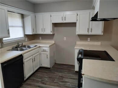 1075 Sunrise Ave, Springdale, AR 72764 - photo 4