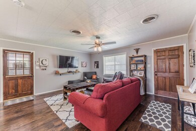 1426 Athabaska St, Eunice, LA 70535 - photo 2