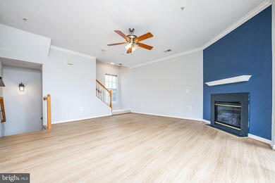 13065 Marcey Creek Rd, Herndon, VA 20171 - photo 5