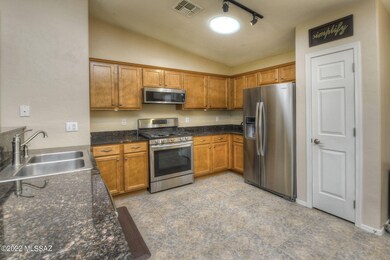 Granite counters & SS Appliances