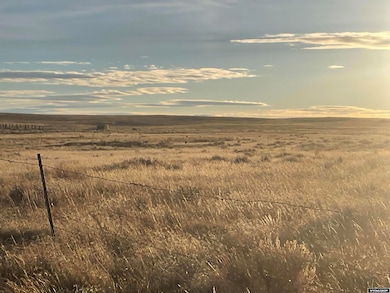 8520 Mohican Rd, Homa Hills, WY 82601 - photo 3