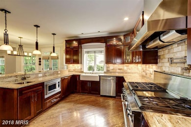 7205 Hickory St, Falls Church, VA 22043 - photo 6