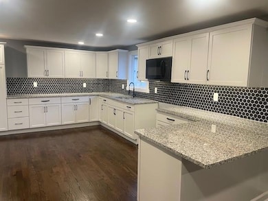 1030 Douglas St, Saint Joseph, MO 64505 - photo 3