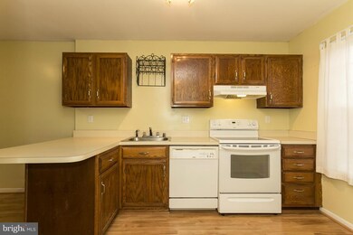 23 Piedmont Ct, Halethorpe, MD 21227 - photo 3