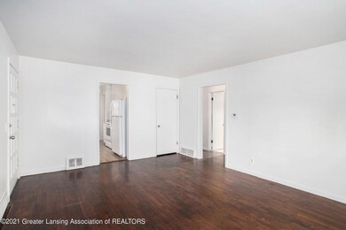 820 S Dexter Dr, Lansing, MI 48910 - photo 5