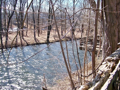 563 Ann St, Stroudsburg, PA 18360 - photo 5