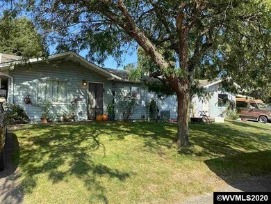 521 N Walnut (& 523) & (322 & 324 N Williams St, Independence, OR 97351 - photo 2