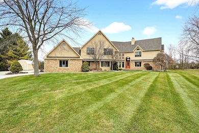 2366 Lost Creek Ct, Flushing, MI 48433 - photo 2