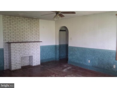 966 W Market St, Schuylkill Haven, PA 17972 - photo 4