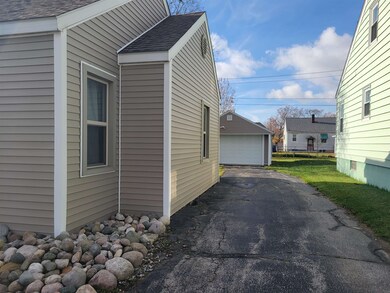 1608 Wilson St, Bay City, MI 48708 - photo 4