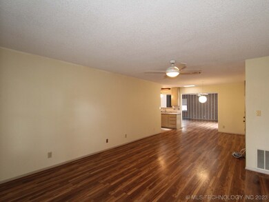 14473 S Oklahoma Blvd, Glenpool, OK 74033 - photo 3