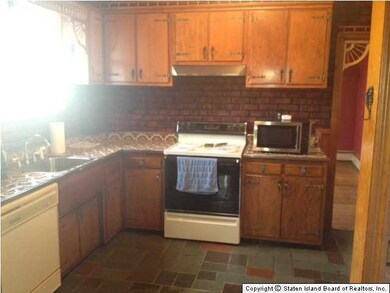 11 Law Place, Staten Island, NY 10310 - photo 2