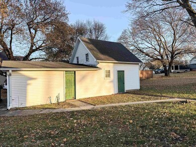 602 E Maple St, Hubbard, IA 50122 - photo 5