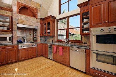 945EastCooper_WEB204