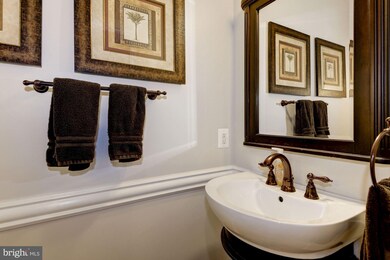 23846 Burdette Forest Rd, Clarksburg, MD 20871 - photo 7