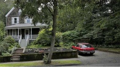 31 Beacon Street Cir, Milton, MA 02186 - photo 2