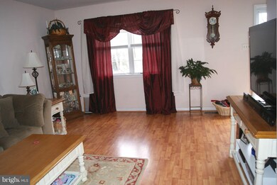 648 Glynlee Ct, Reisterstown, MD 21136 - photo 2