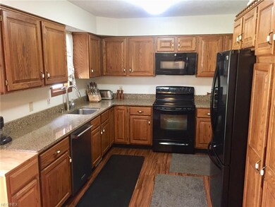 735 Lafayette Blvd, Sheffield Lake, OH 44054 - photo 4