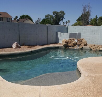 POOL4
