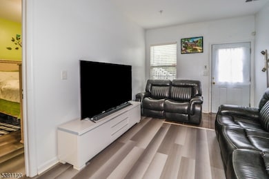 19A Koolidge Ct, Somerset, NJ 08873 - photo 4