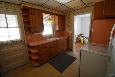 1813 17th St SW, Allentown, PA 18103 - photo 7