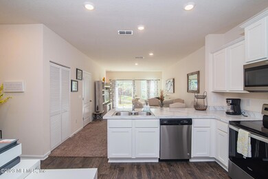 330 Aralia Ln, Jacksonville, FL 32216 - photo 7