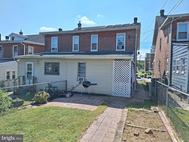 381 Charles St, Coatesville, PA 19320 - photo 6