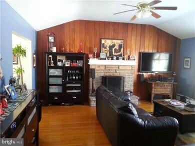 1135 Taylor Dr, Langhorne, PA 19047 - photo 2