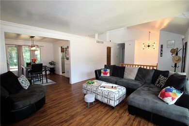 3730 Skyline Dr, Des Moines, IA 50310 - photo 5